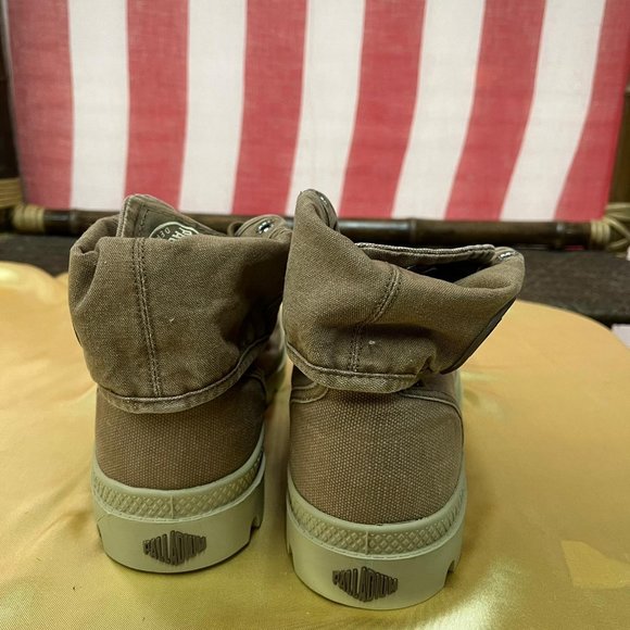 NWB Palladium Baggy Shoes Sz 8.5 - Picture 3 of 6